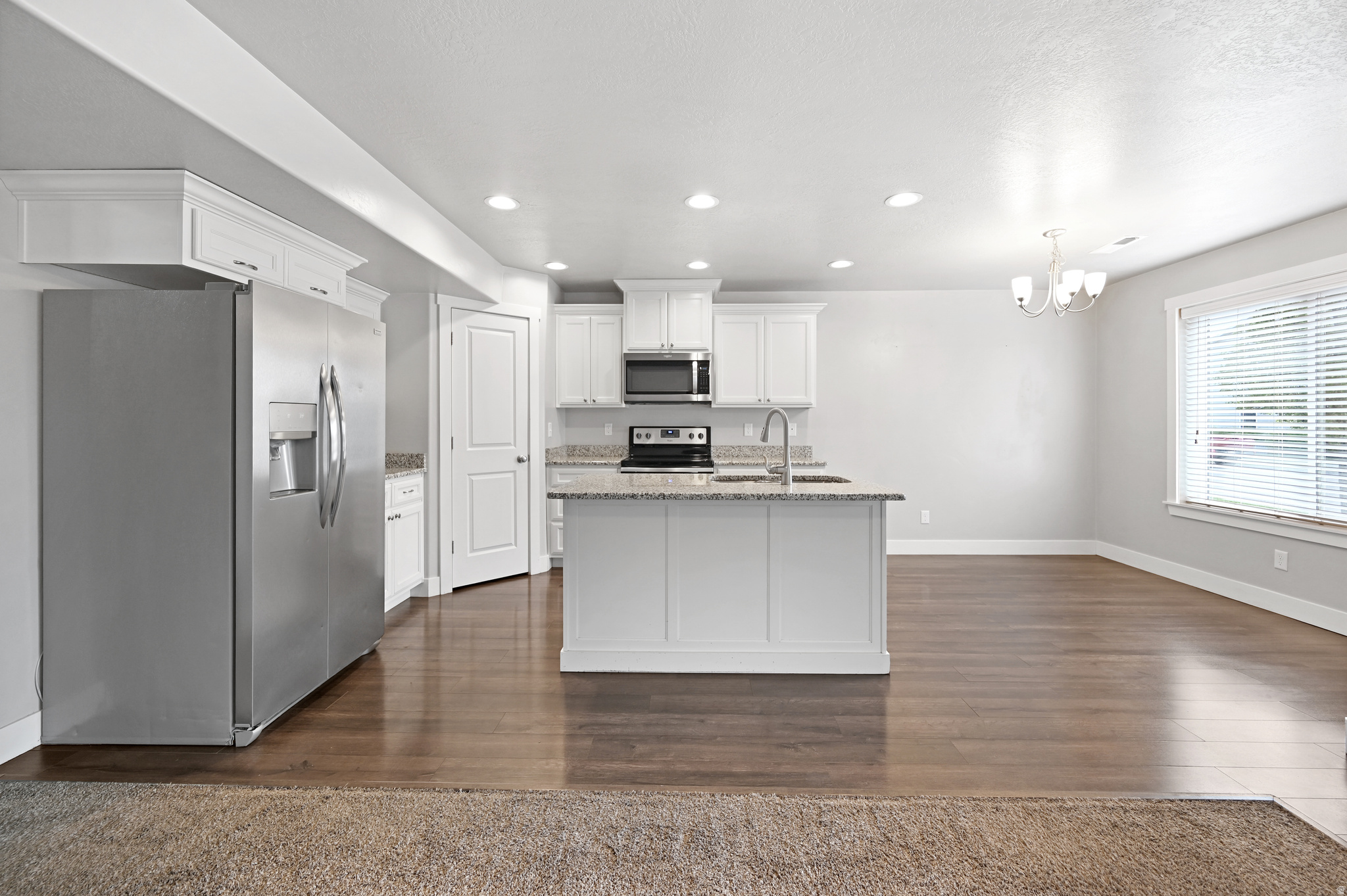 GREEN CANYON SQUARE - Residential