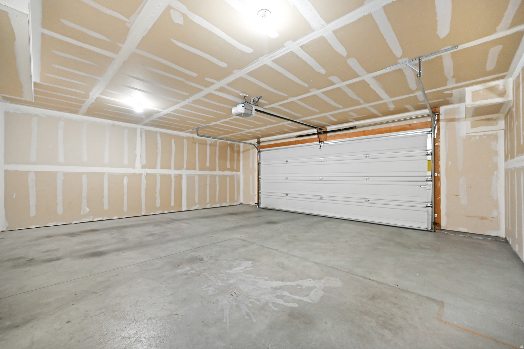 GREEN CANYON SQUARE - Residential