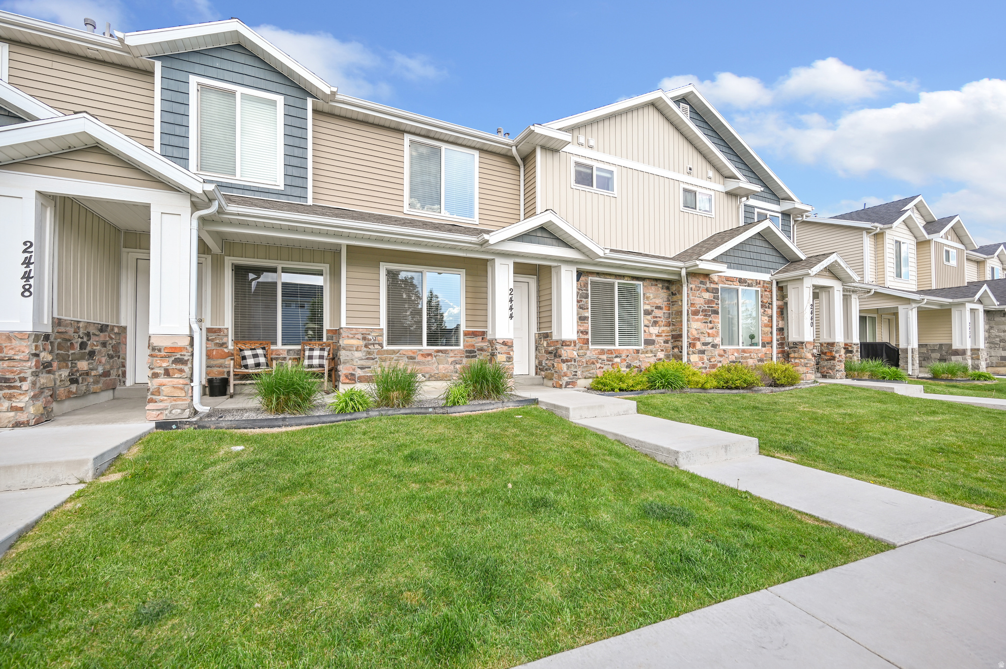 GREEN CANYON SQUARE - Residential