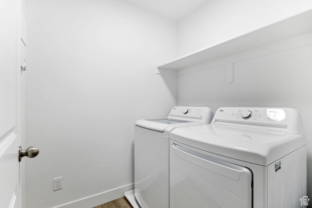 WOODMORE POINTE SUBD - Residential