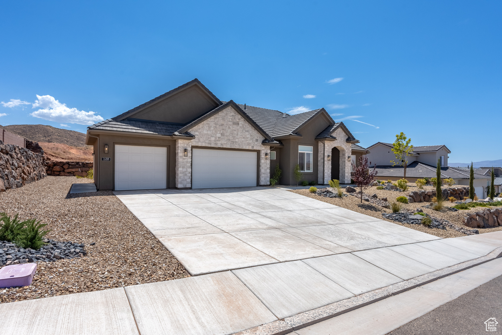 1488 W Toliman Way, Washington, Utah image 2