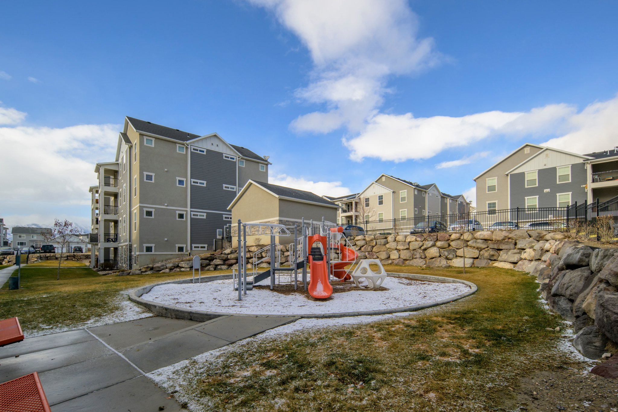 QUAILHILL - Residential