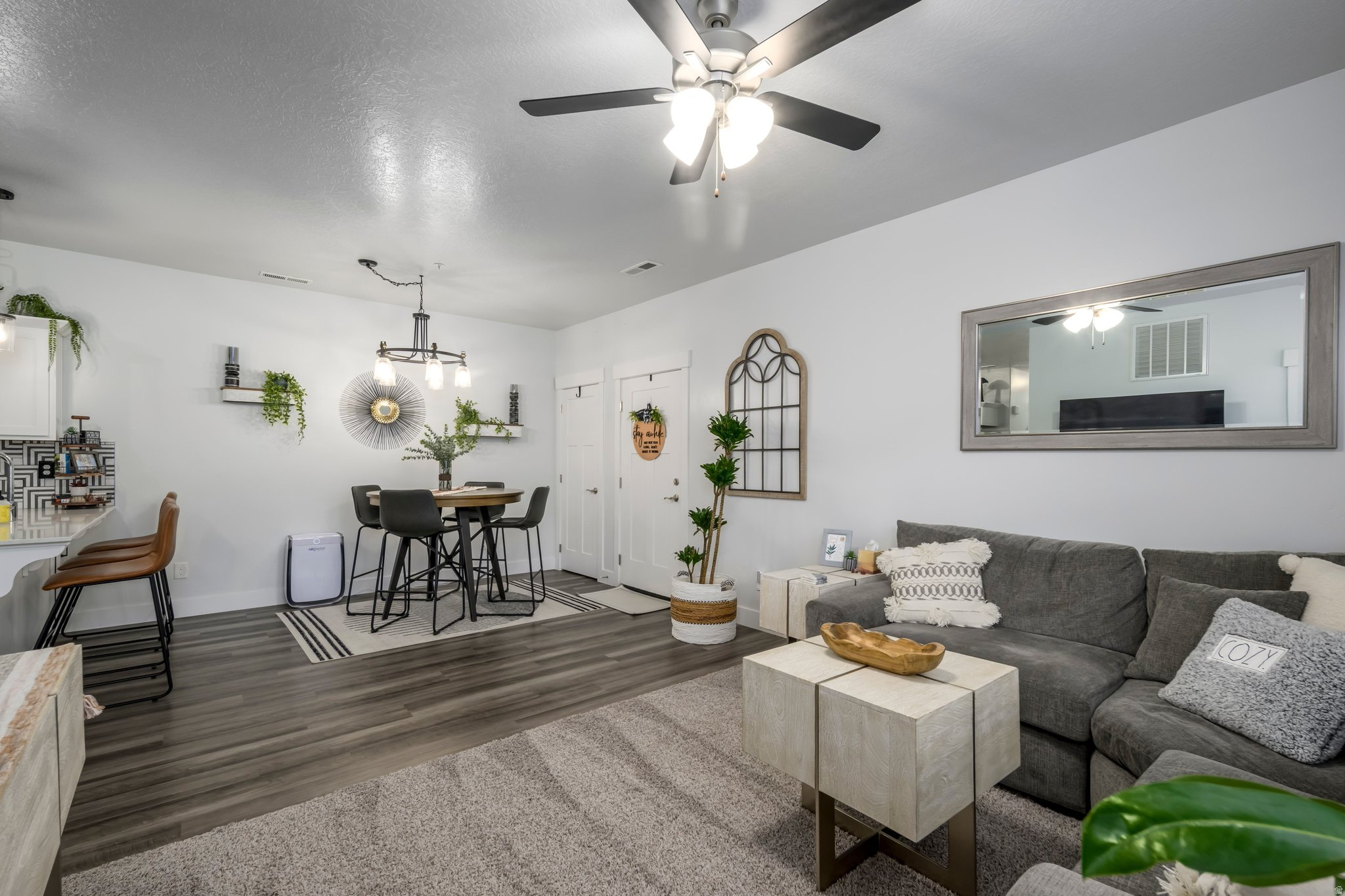 QUAILHILL - Residential