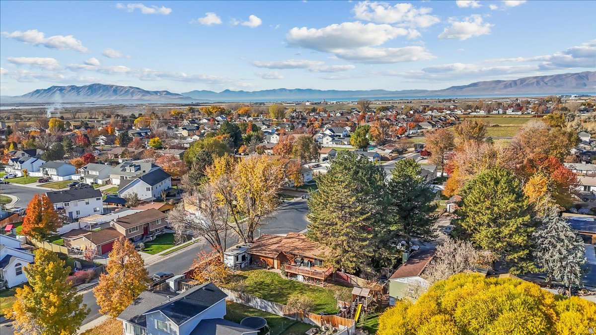 LAKEWAY - Residential