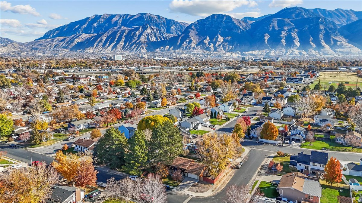 LAKEWAY - Residential