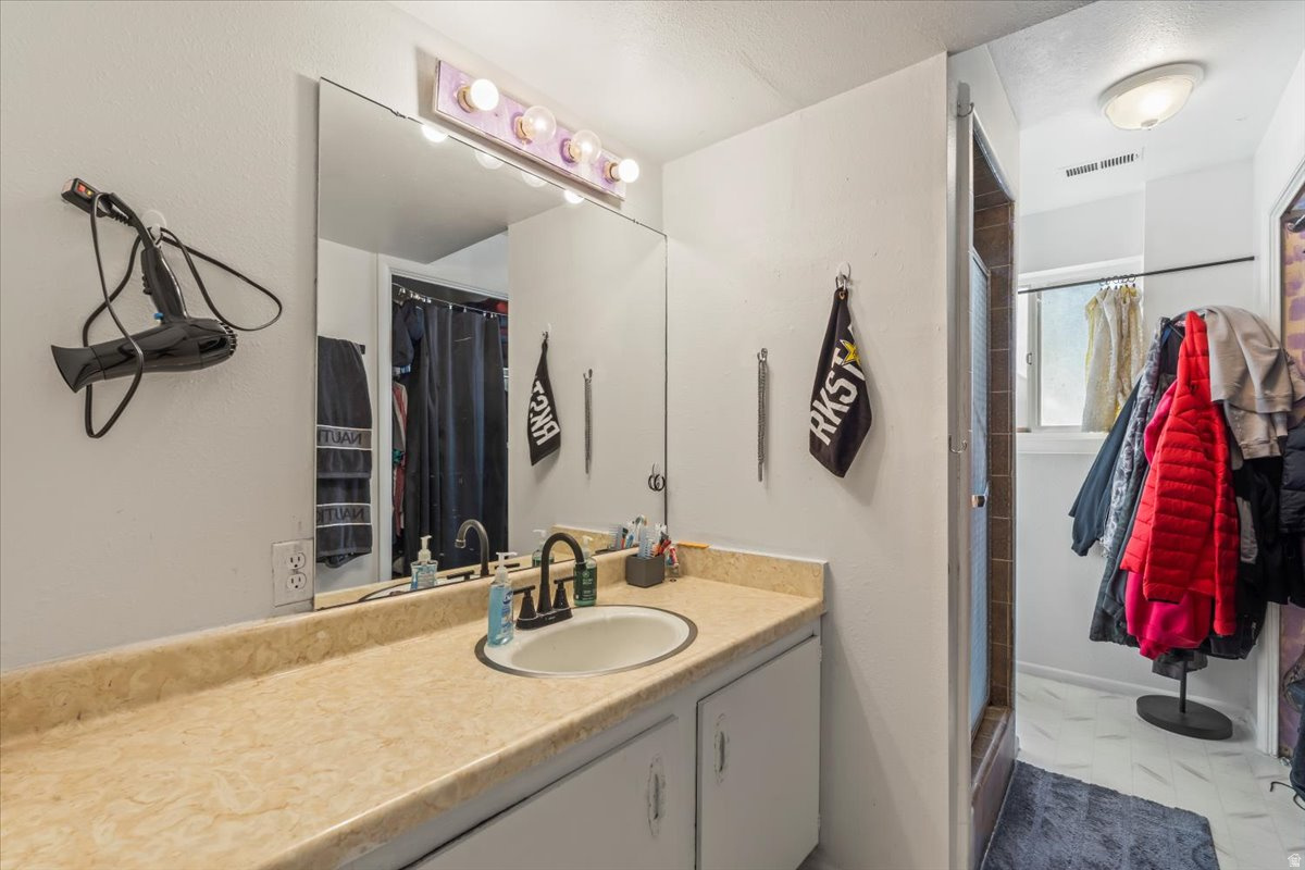 LAKEWAY - Residential