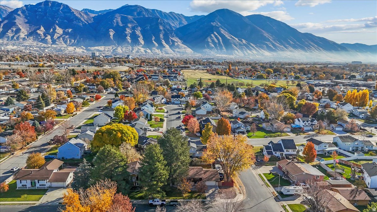 LAKEWAY - Residential