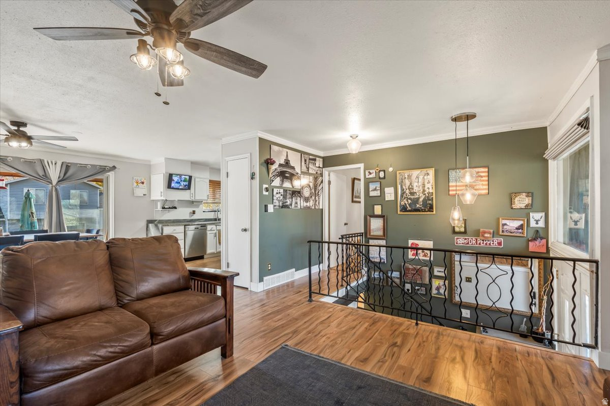 LAKEWAY - Residential