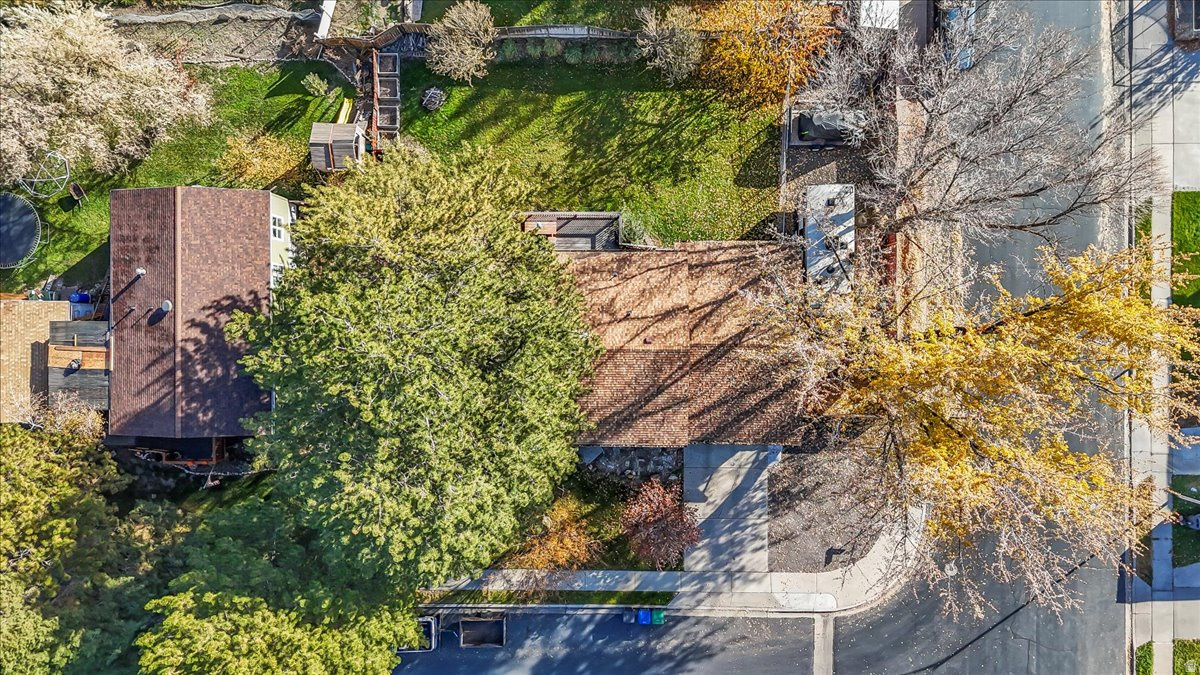 LAKEWAY - Residential