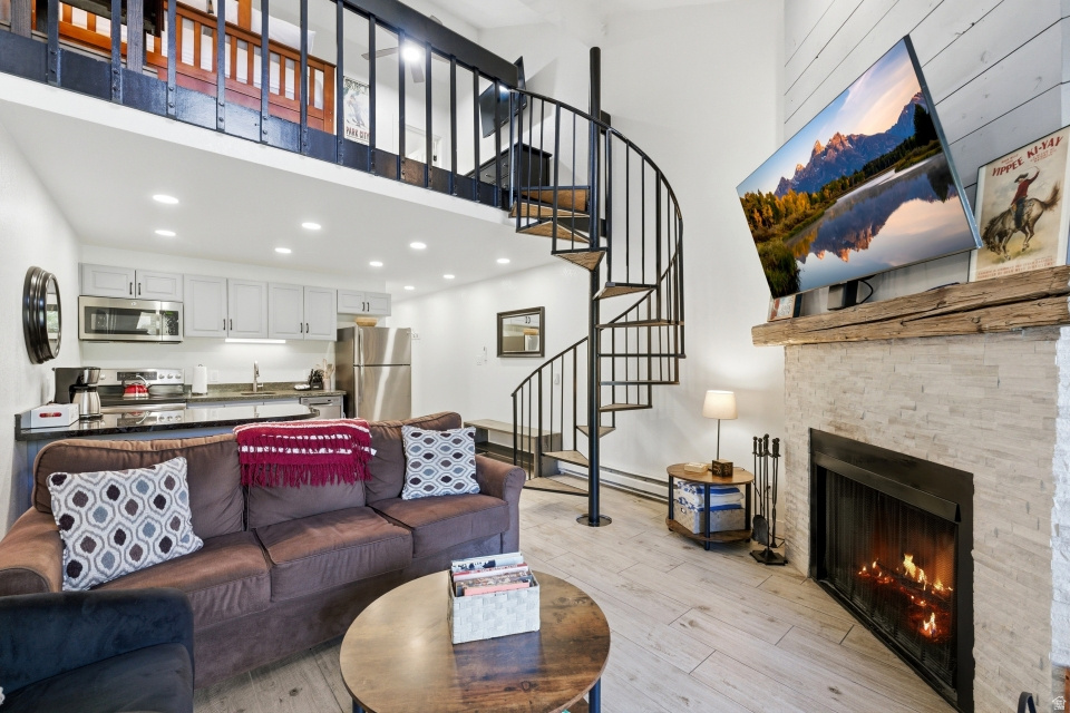 SNOWCREST - Residential
