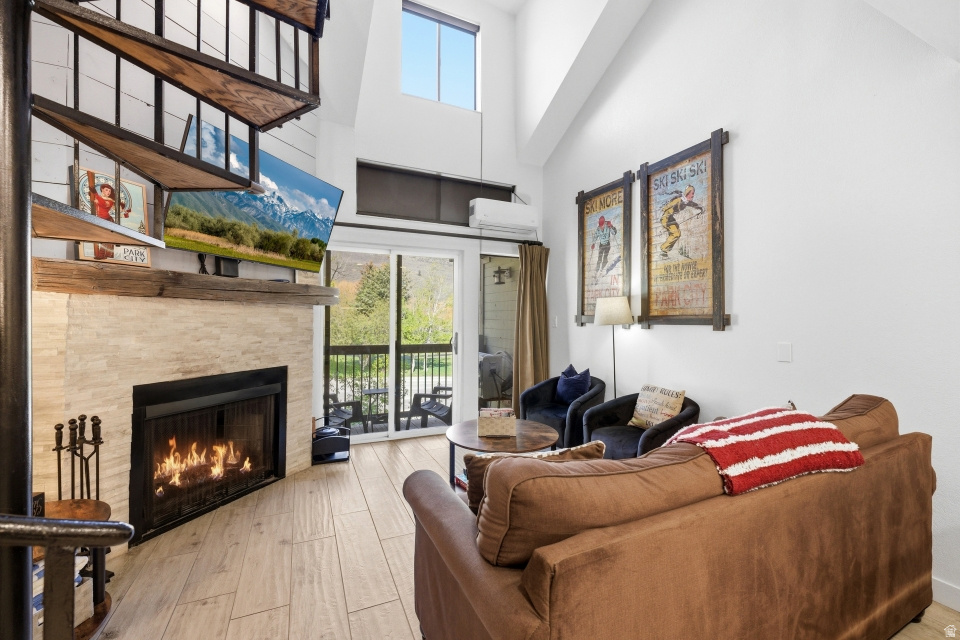 SNOWCREST - Residential