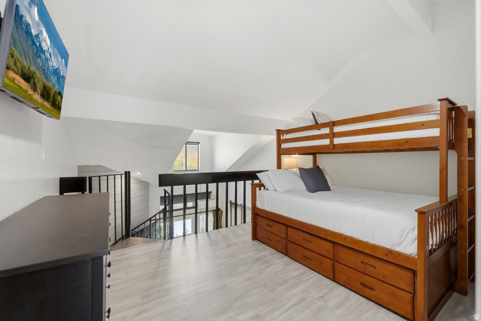 SNOWCREST - Residential