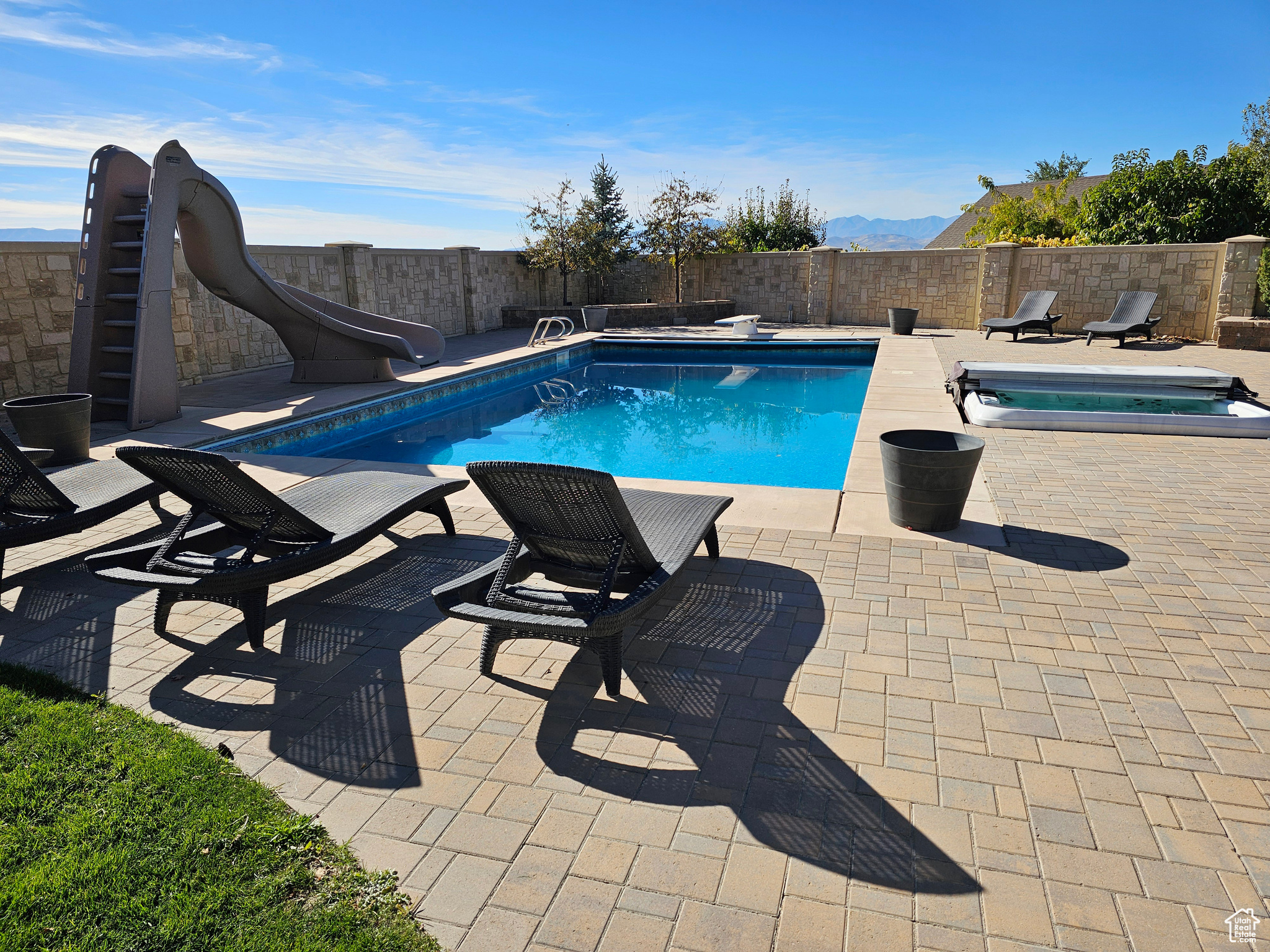 HEALEY HEIGHTS - Residential