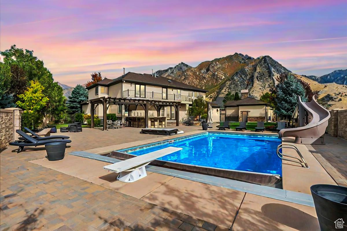 HEALEY HEIGHTS - Residential