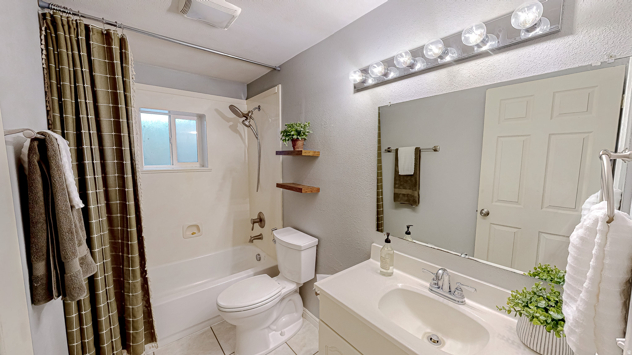 CURTIS - Residential