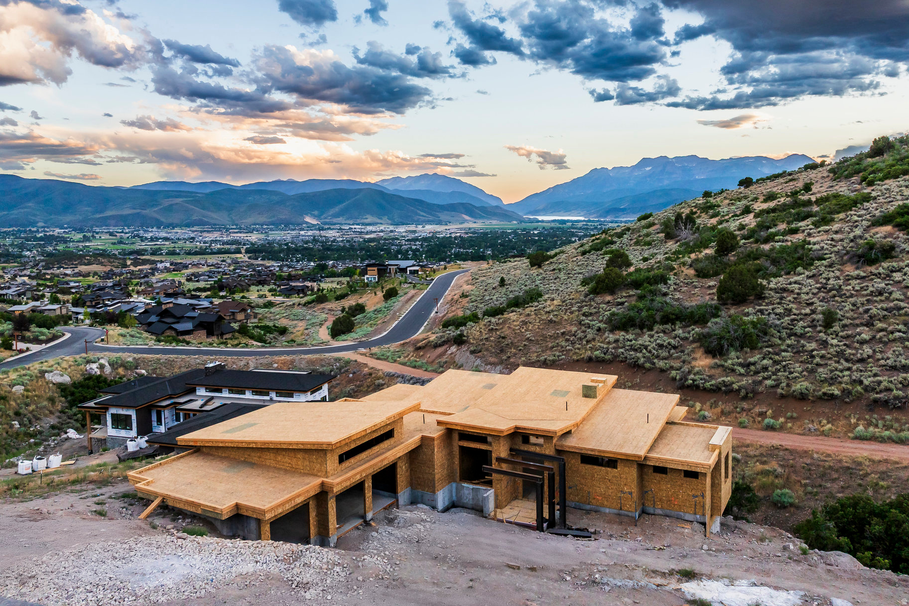 RED LEDGES - Residential