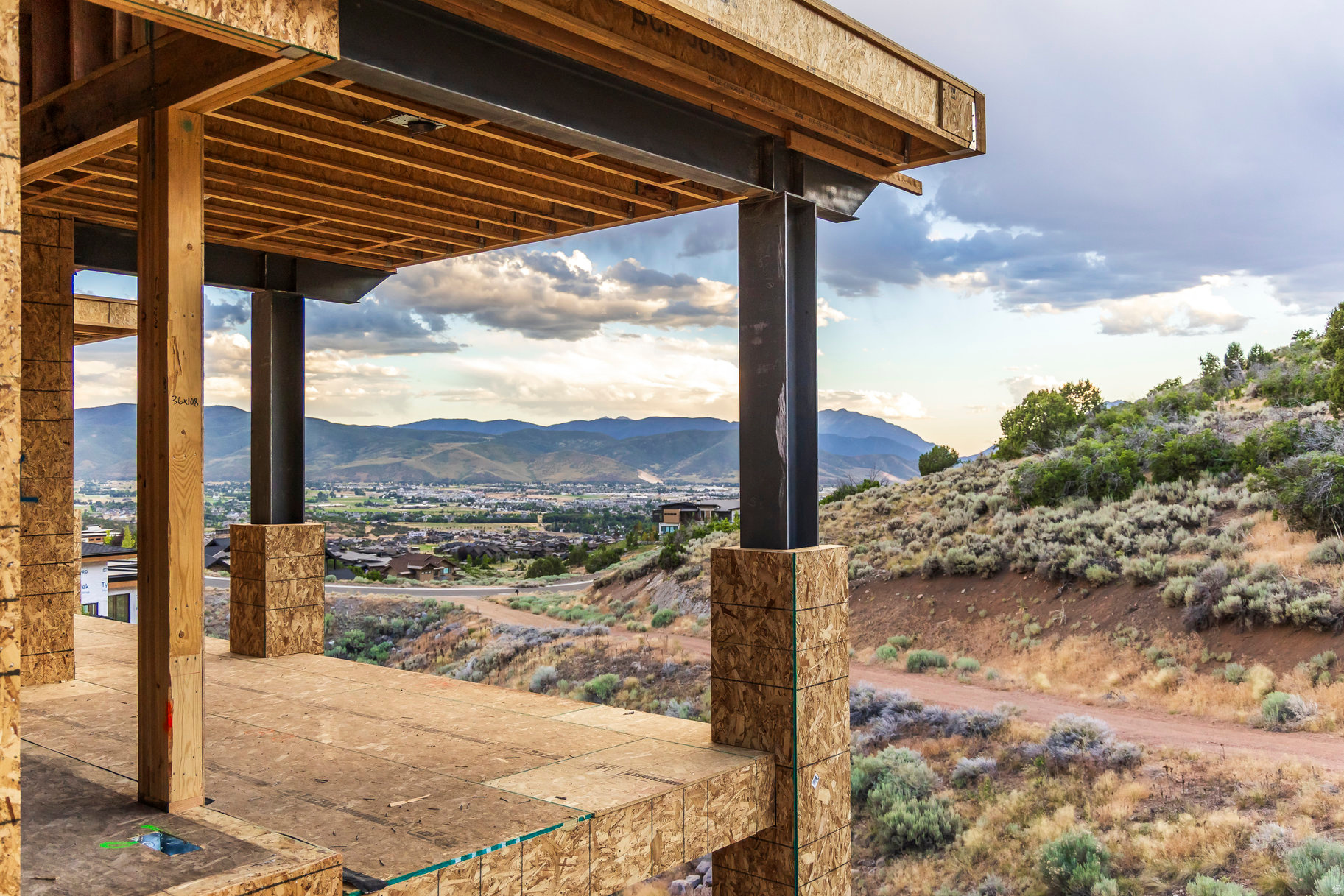 RED LEDGES - Residential