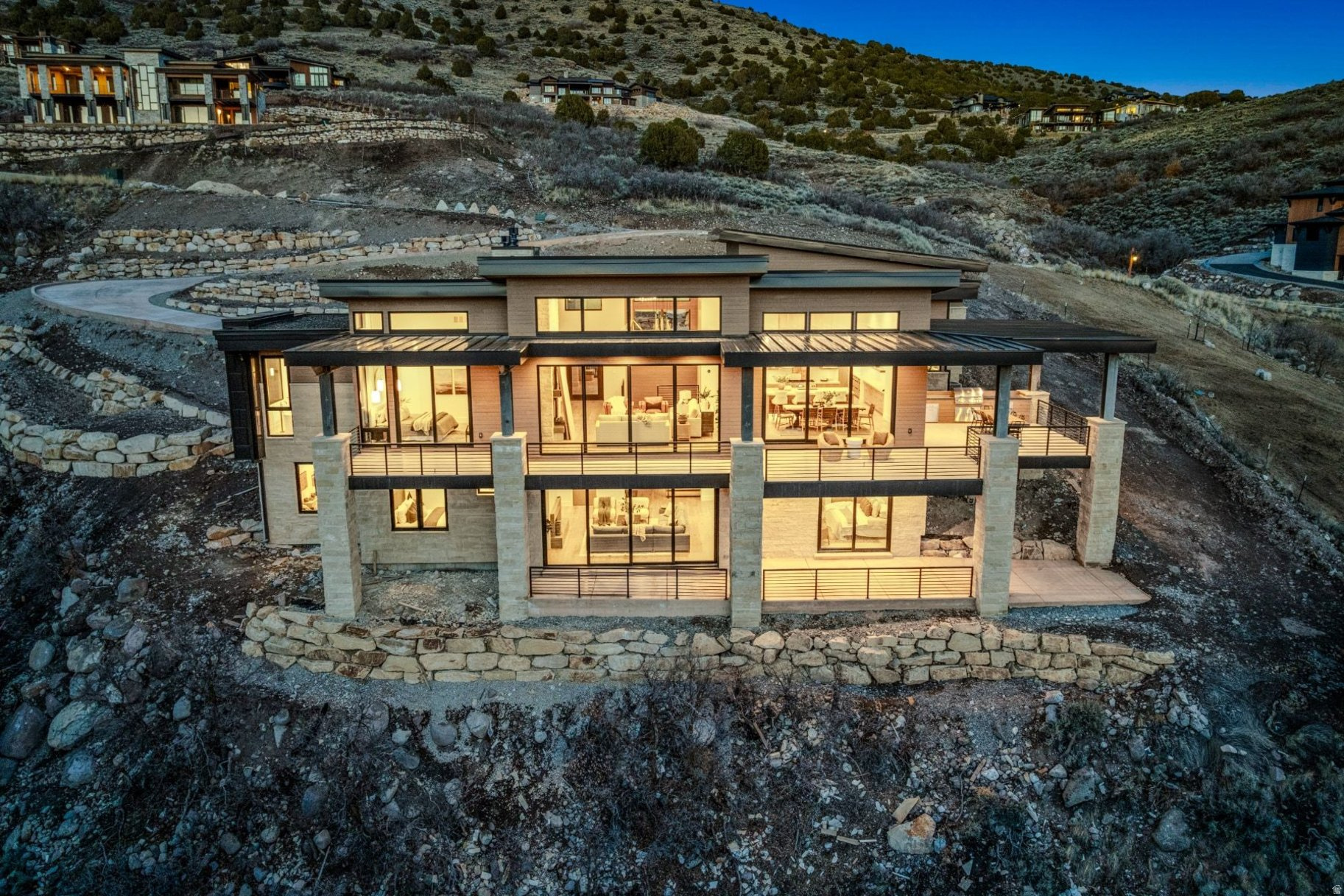 RED LEDGES - Residential