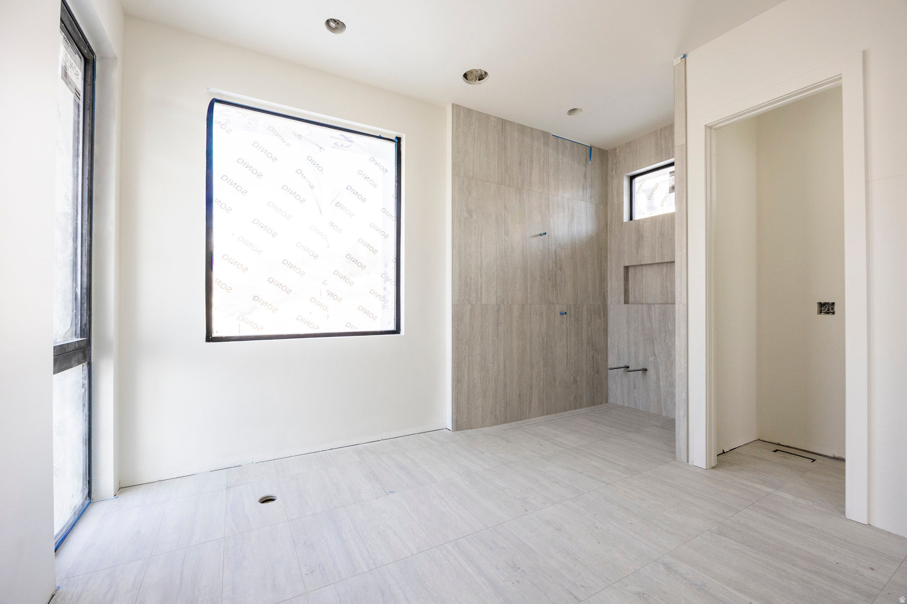 RED LEDGES - Residential