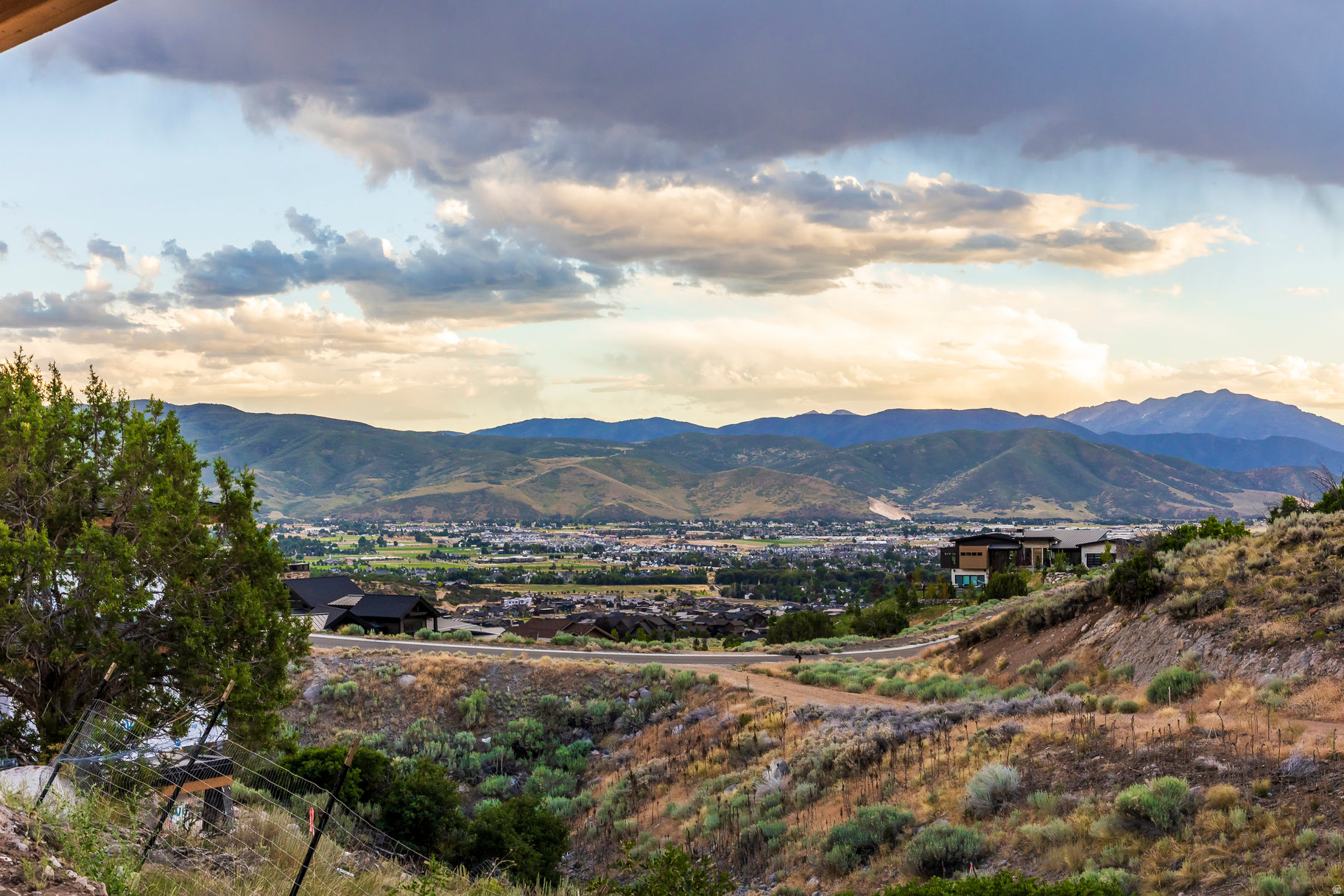 RED LEDGES - Residential