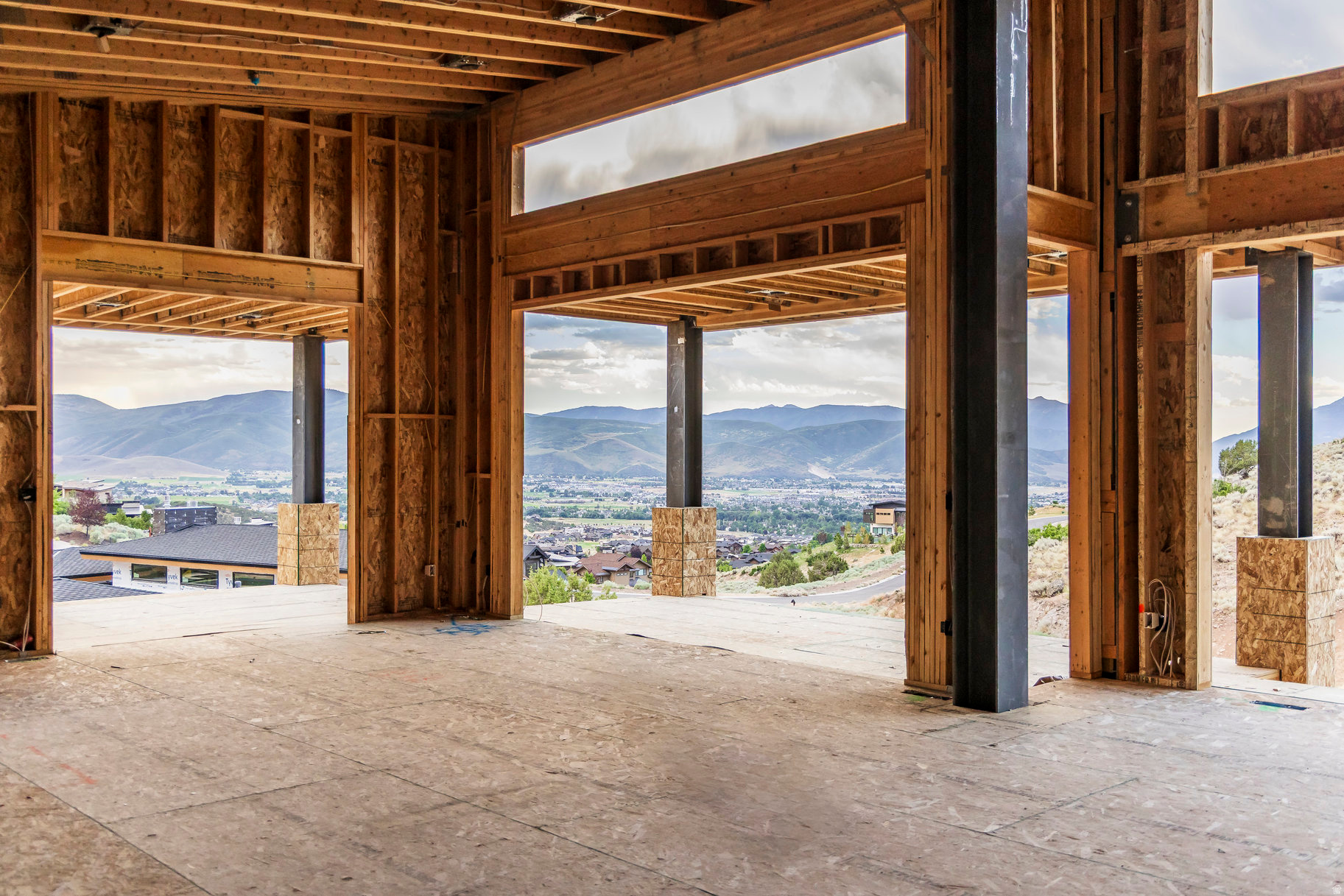 RED LEDGES - Residential