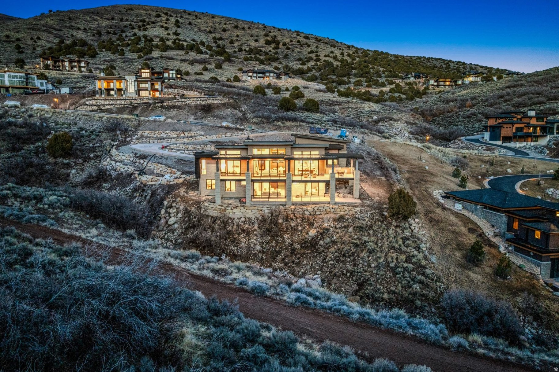 RED LEDGES - Residential