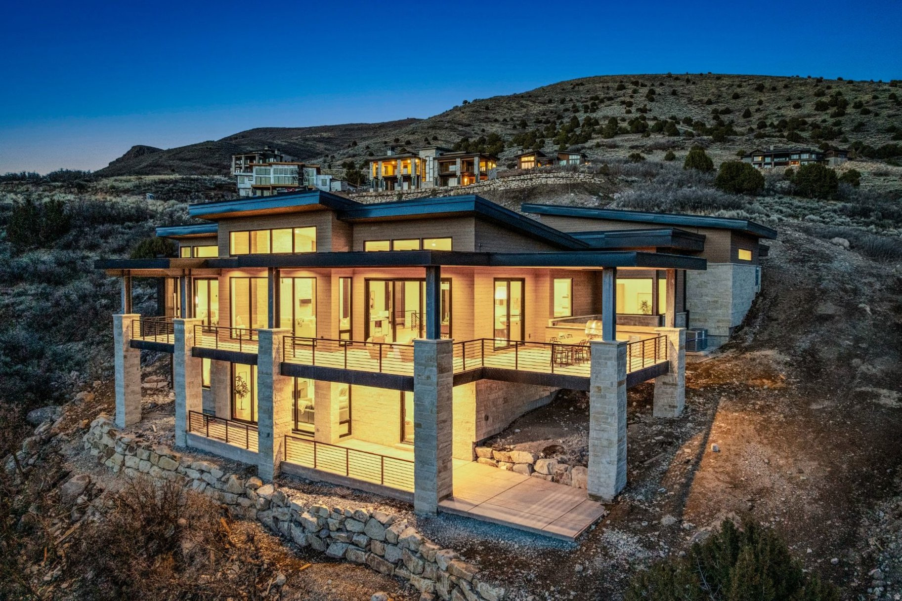 RED LEDGES - Residential