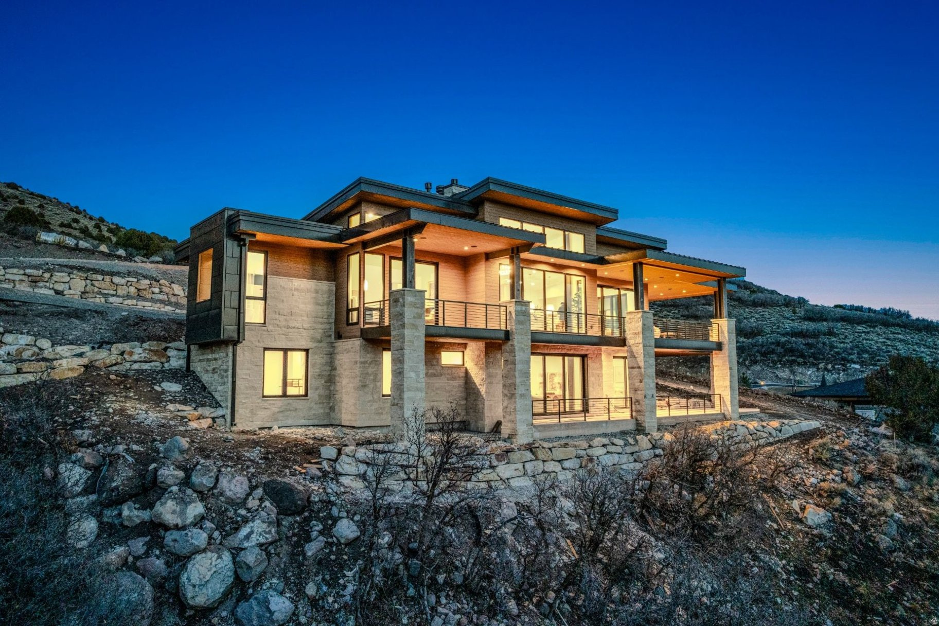 RED LEDGES - Residential