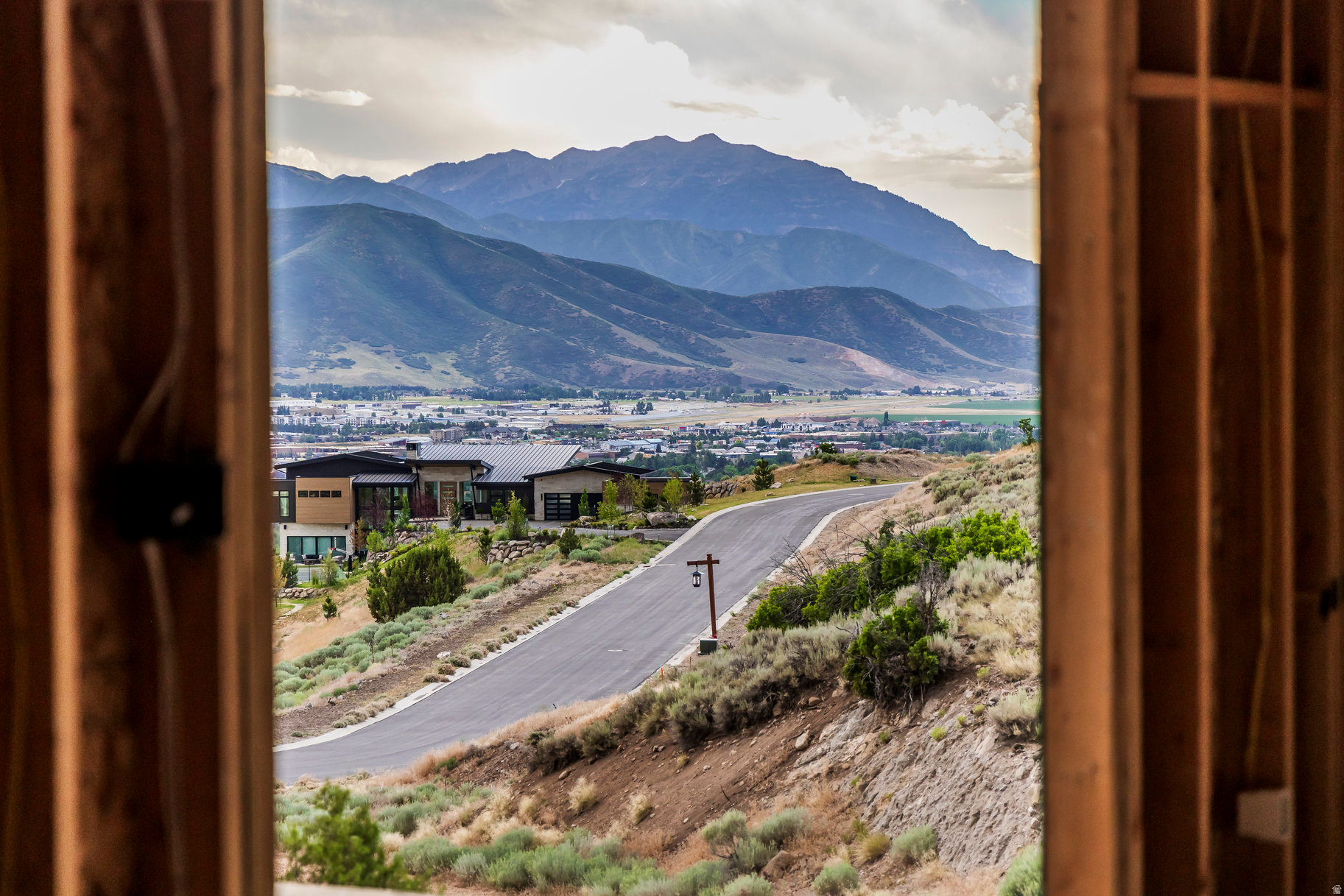 RED LEDGES - Residential