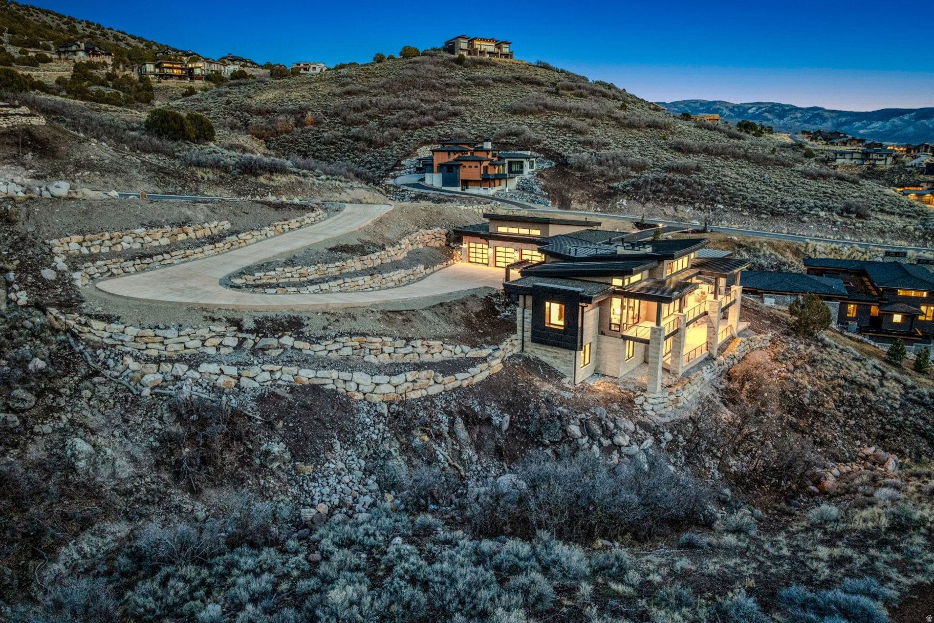 RED LEDGES - Residential