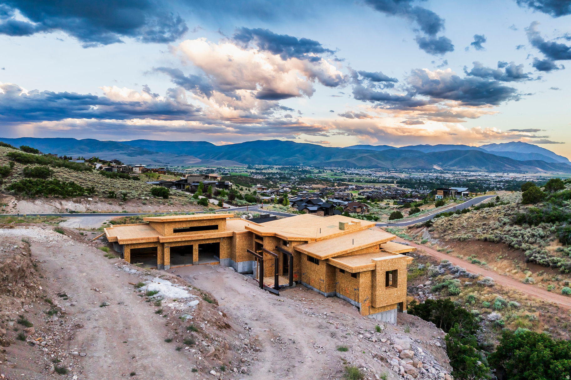 RED LEDGES - Residential