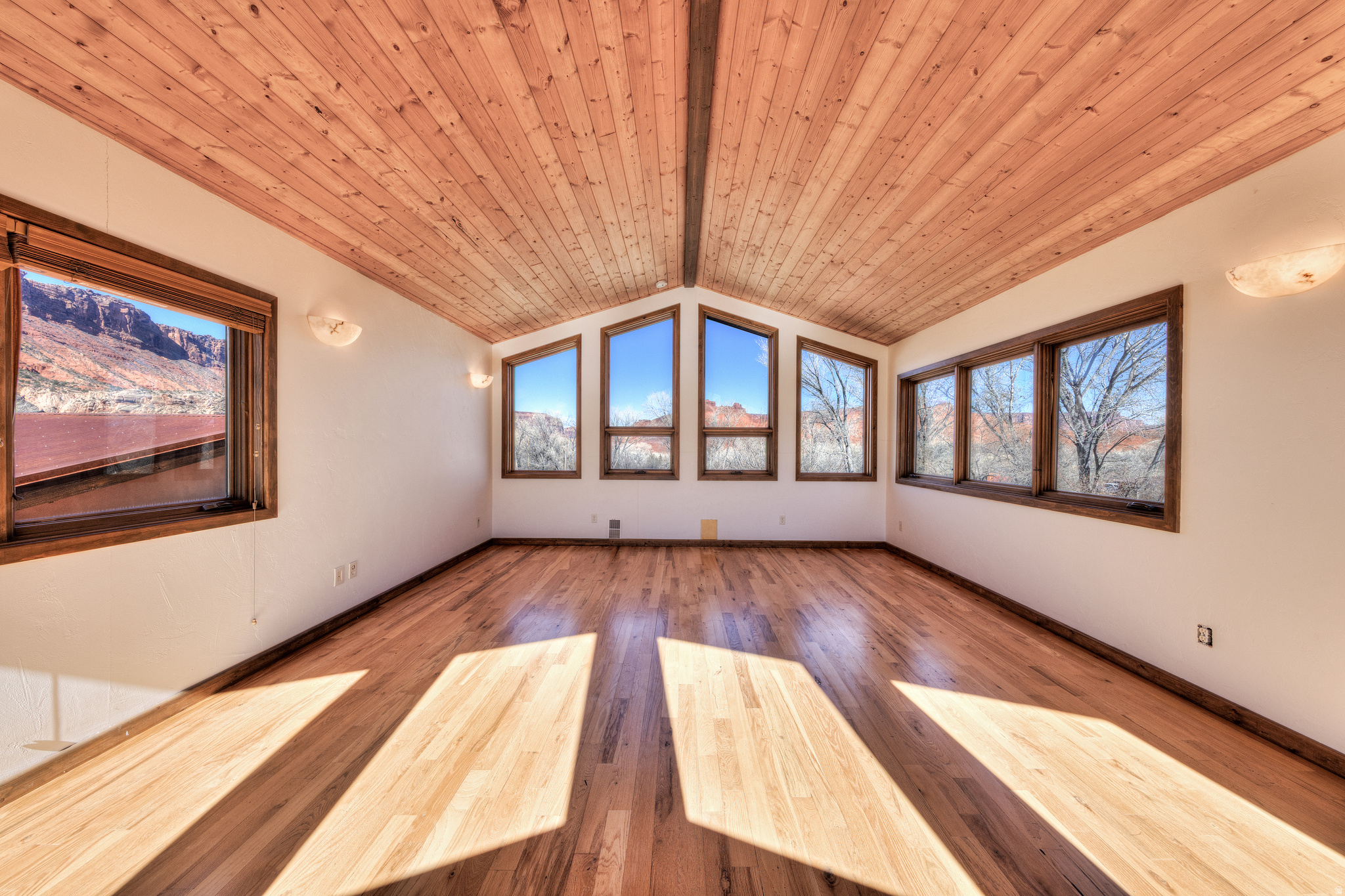 CASTLE VALLEY RIVER RANCHOS - Residential