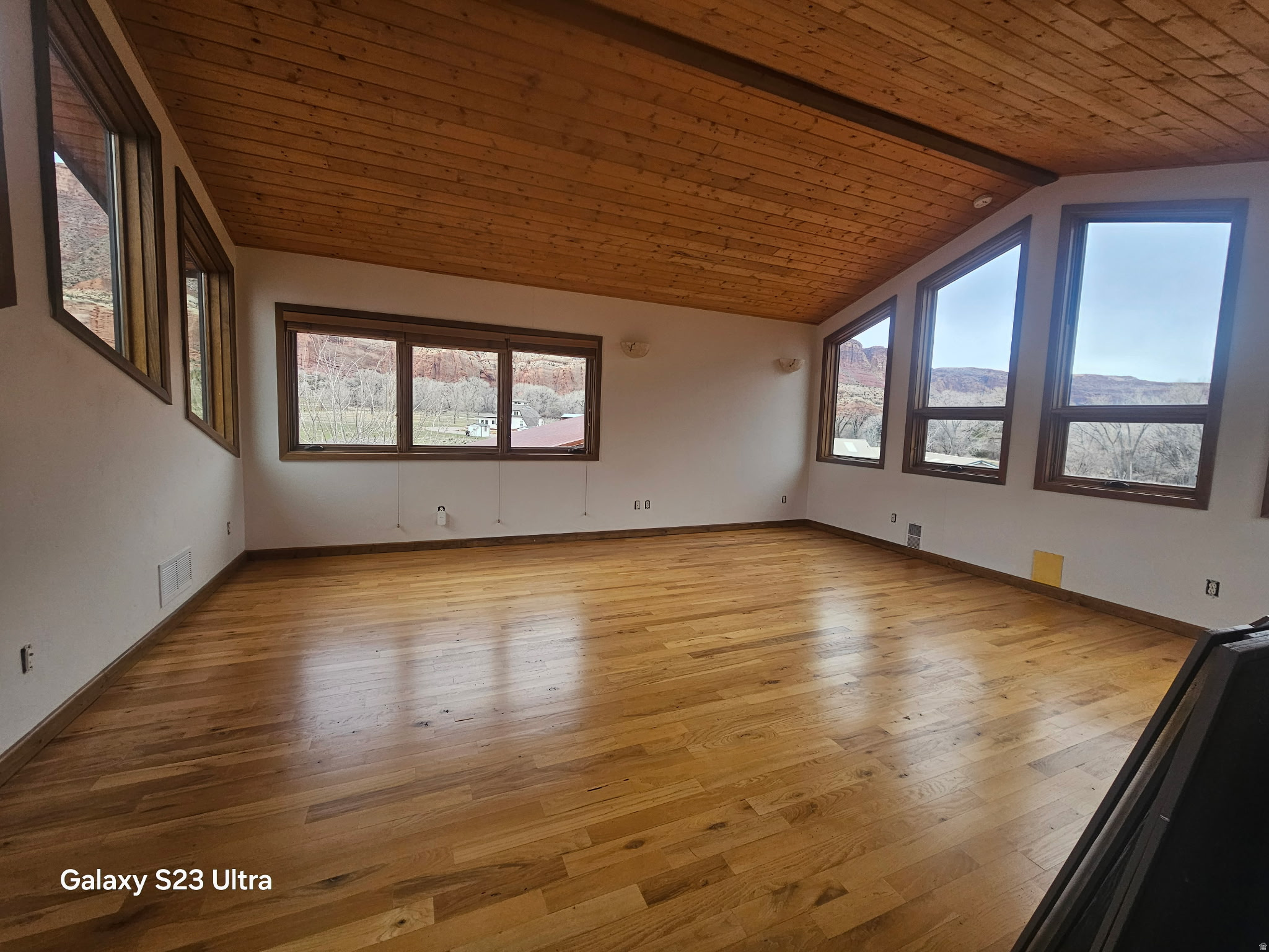 CASTLE VALLEY RIVER RANCHOS - Residential