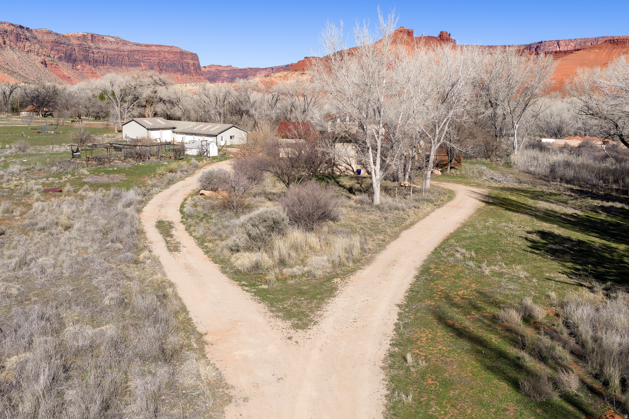 CASTLE VALLEY RIVER RANCHOS - Residential