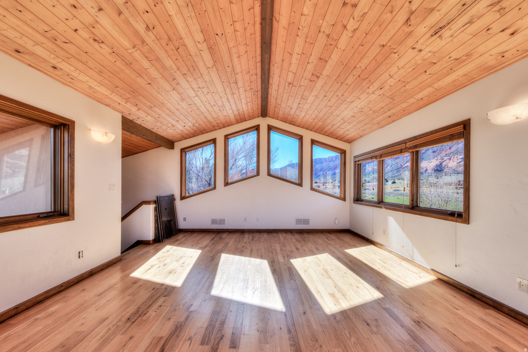 CASTLE VALLEY RIVER RANCHOS - Residential