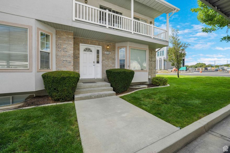 This end-unit townhome is filled with thoughtful extras and modern touches, making it a truly comfortable place to call home. Step inside to find a spacious floor plan with wide hallways and vaulted ceilings that enhance the open, airy feel. The inviting living room features a cozy gas fireplace, perfect for gatherings or quiet evenings in.  Several key updates have already been completed for you, including updated carpet and LVP flooring, a newer HVAC furnace, water heater, and a refrigerator-ensuring both style and peace of mind. Central air keeps the home comfortable year-round, while large windows allow for plenty of natural light.  One of the highlights of this property is the charming enclosed patio. Surrounded by a variety of plants and shrubs, it offers a private outdoor retreat where you can sip your morning coffee, relax at the end of the day, or host friends in a peaceful setting.  The location is unbeatable-tucked into a quiet community yet offering quick, easy freeway access. You'll also love being just steps away from a nearby park, providing additional space for recreation and leisure.  With its combination of space, updates, and convenience, this townhome is ready to welcome its next owner.  Buyer to verify all information provided in the listing.