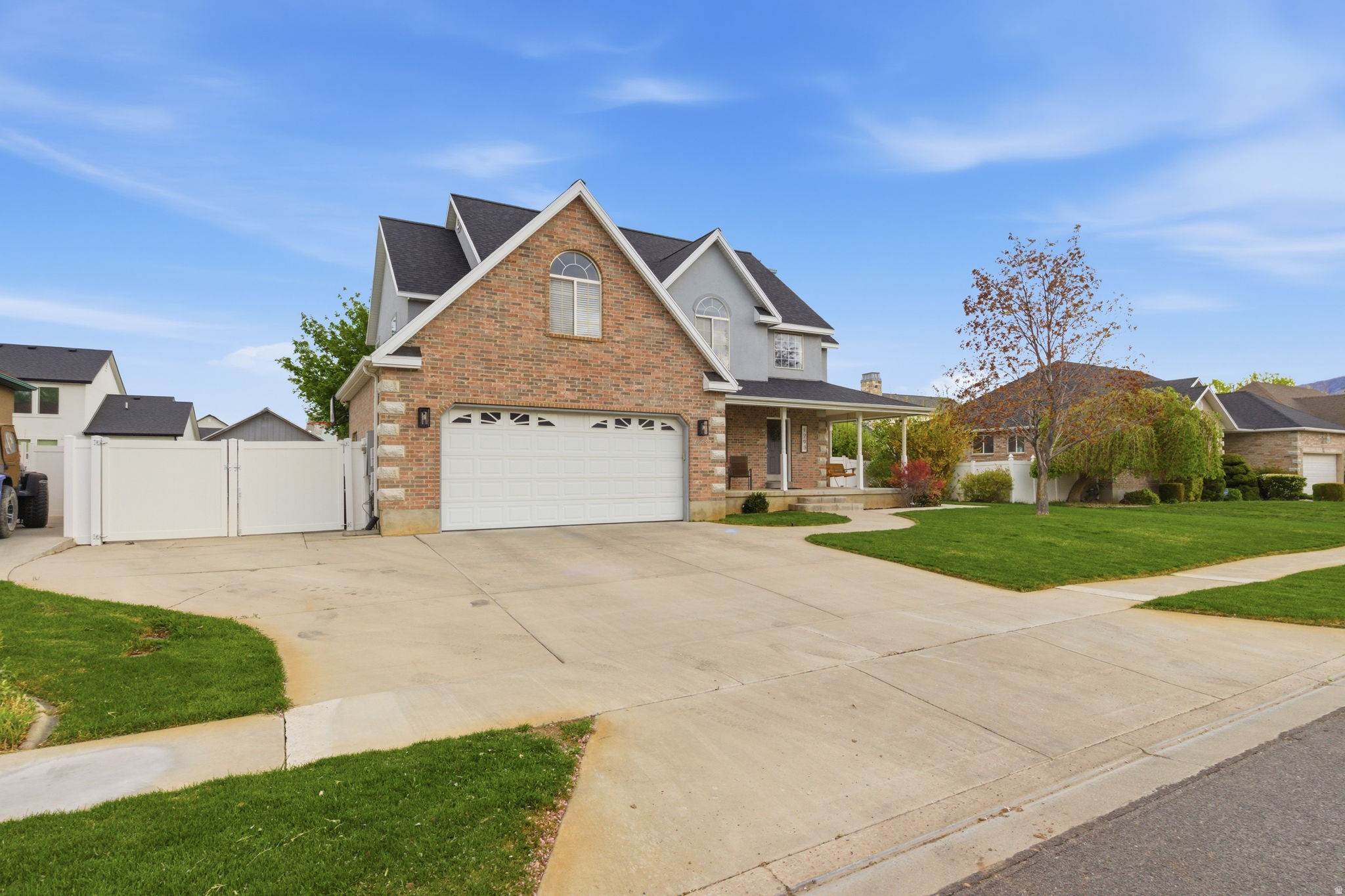 HOLLOW HEIGHTS - Residential