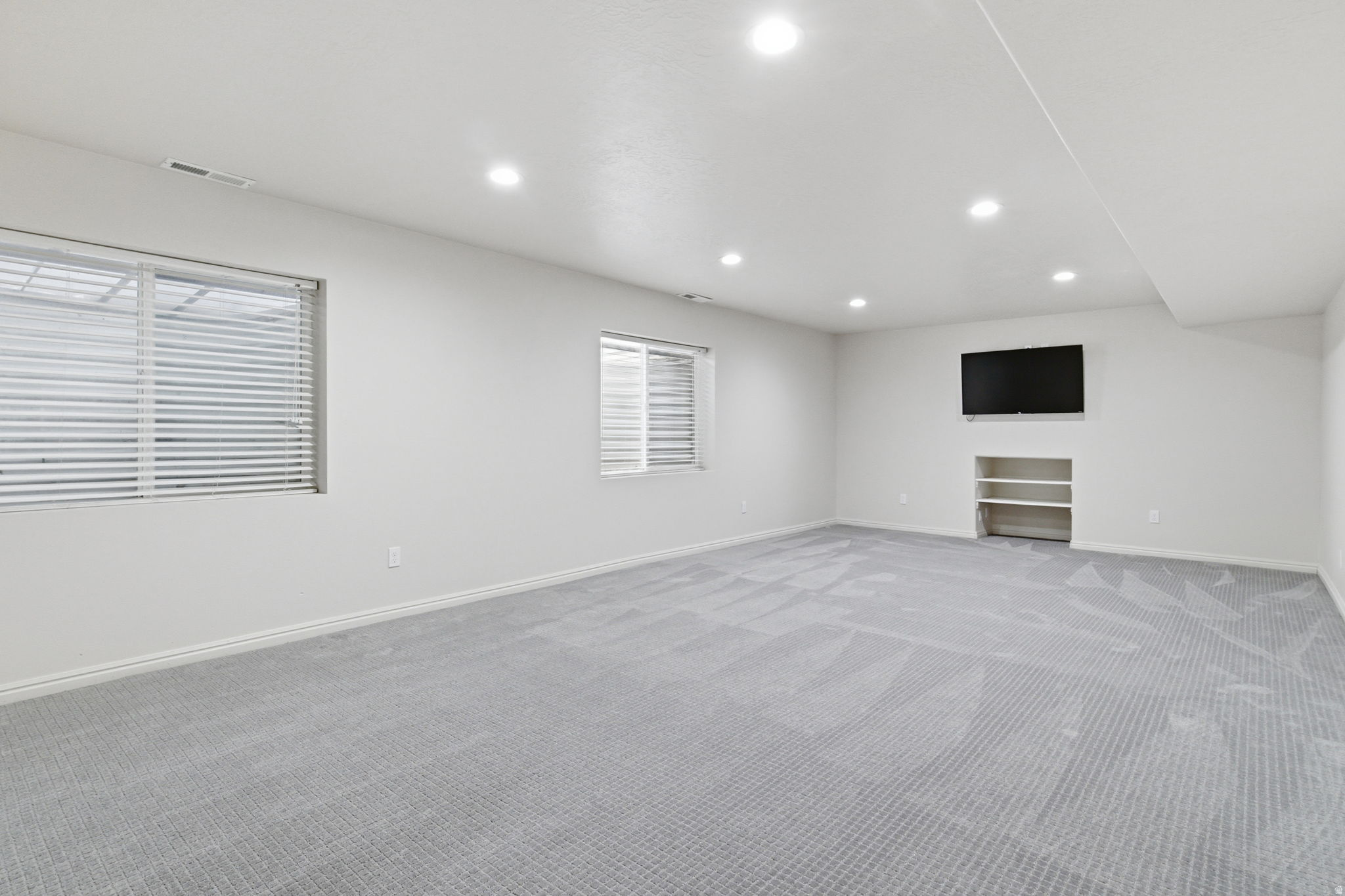 HOLLOW HEIGHTS - Residential