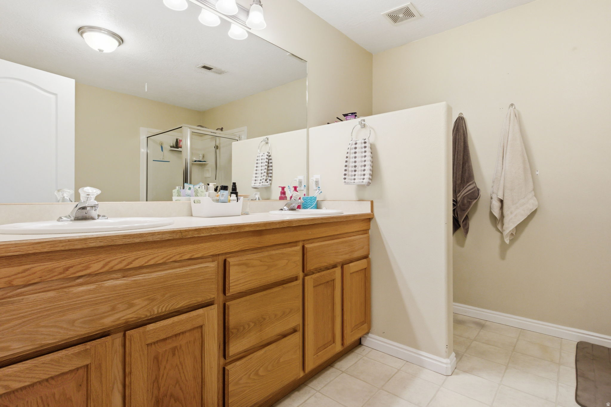 HOLLOW HEIGHTS - Residential