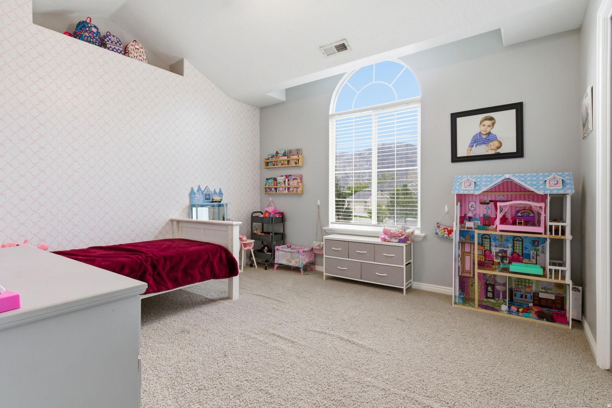 HOLLOW HEIGHTS - Residential