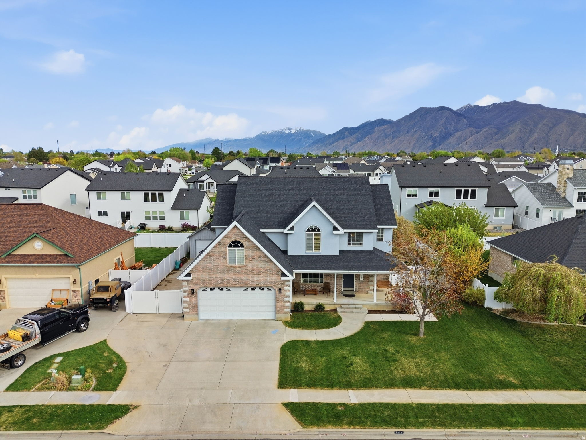 HOLLOW HEIGHTS - Residential