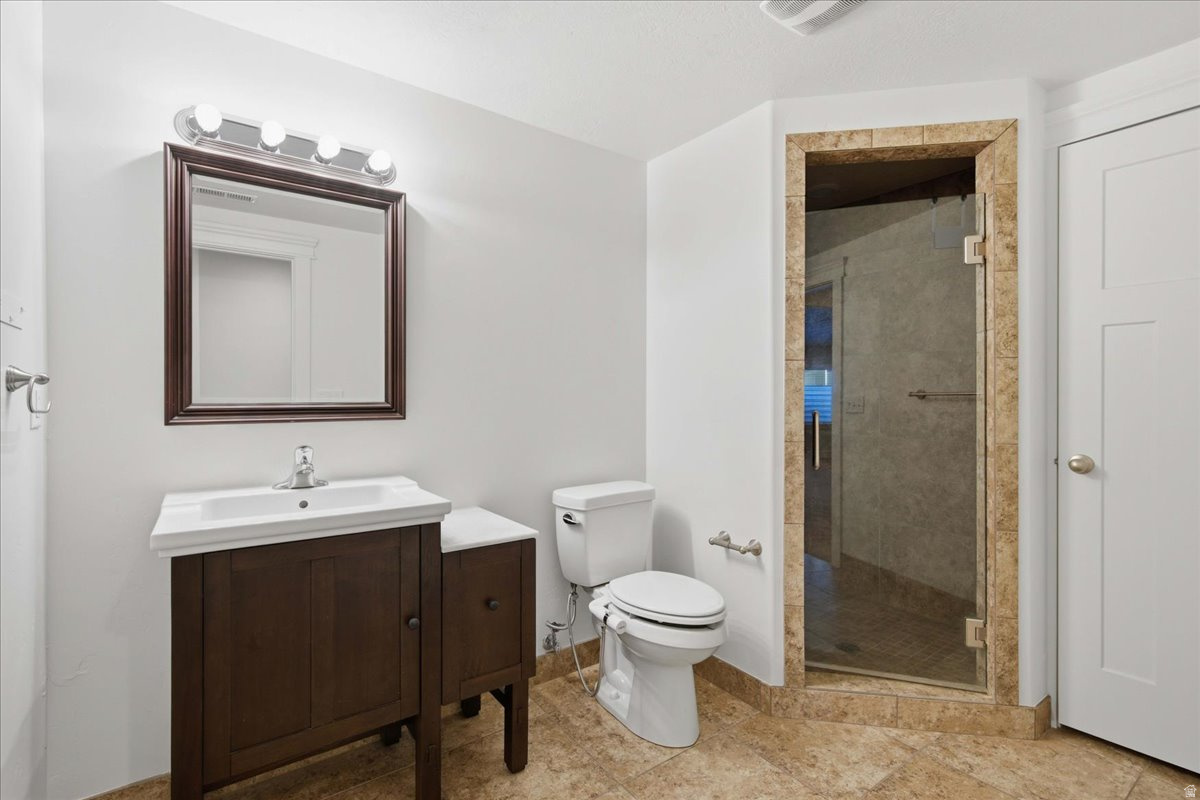 HIGH POINTE - Residential