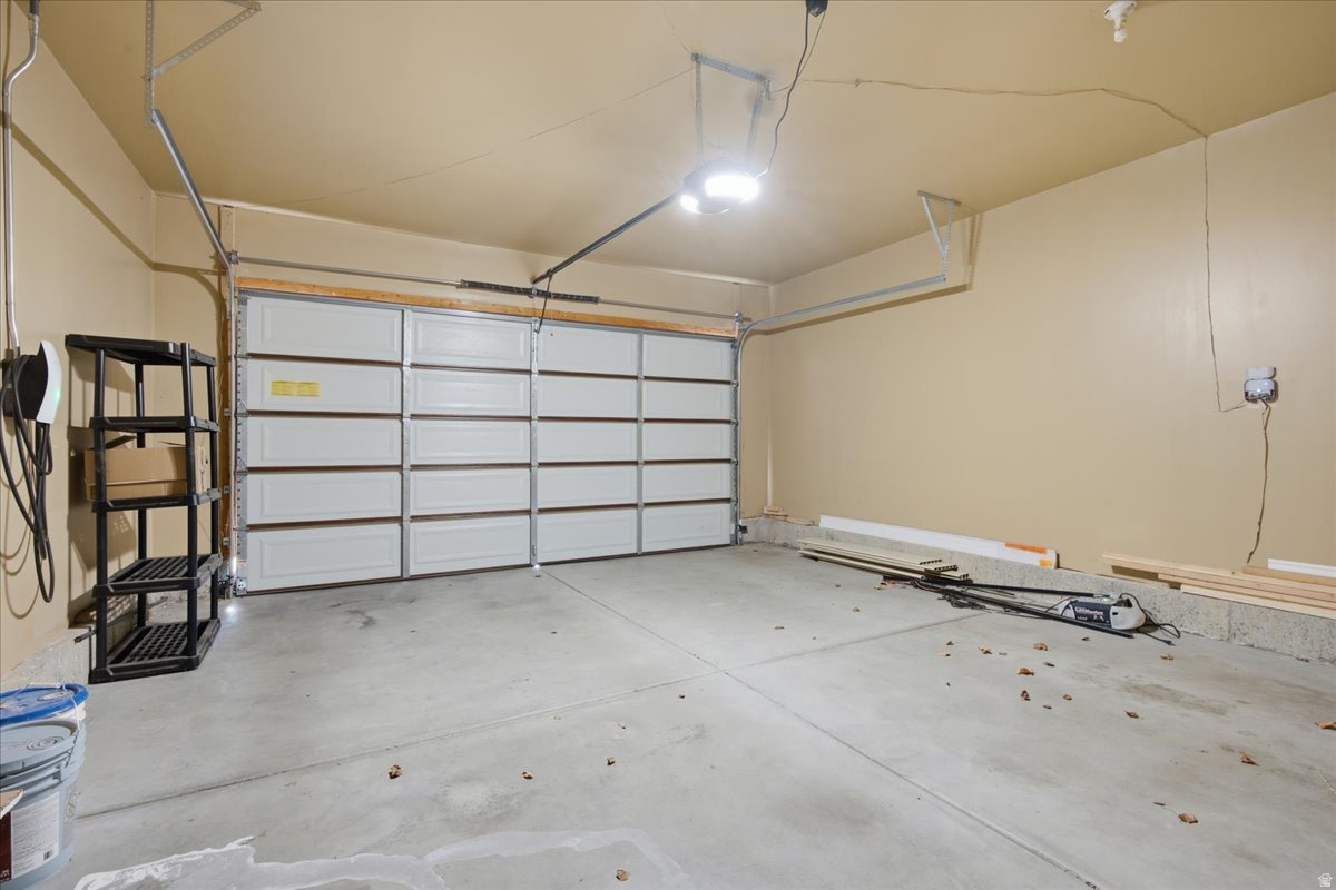 HIGH POINTE - Residential