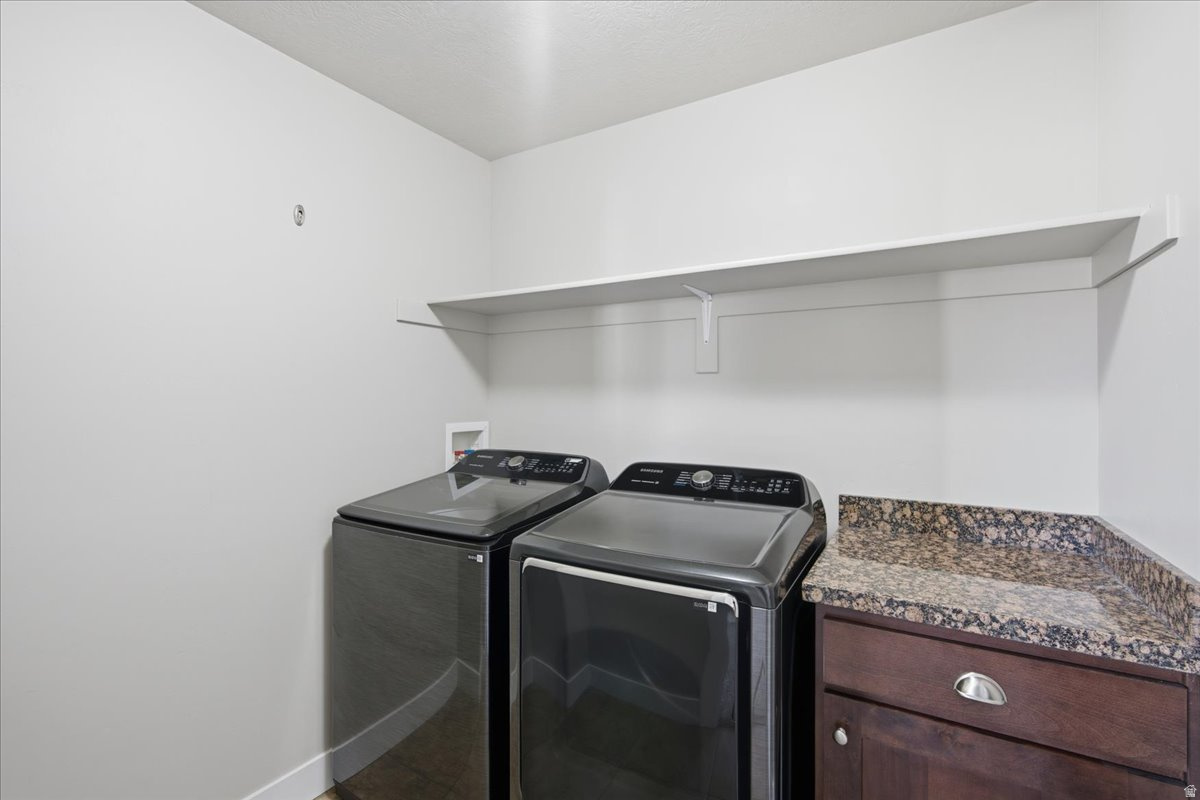 HIGH POINTE - Residential