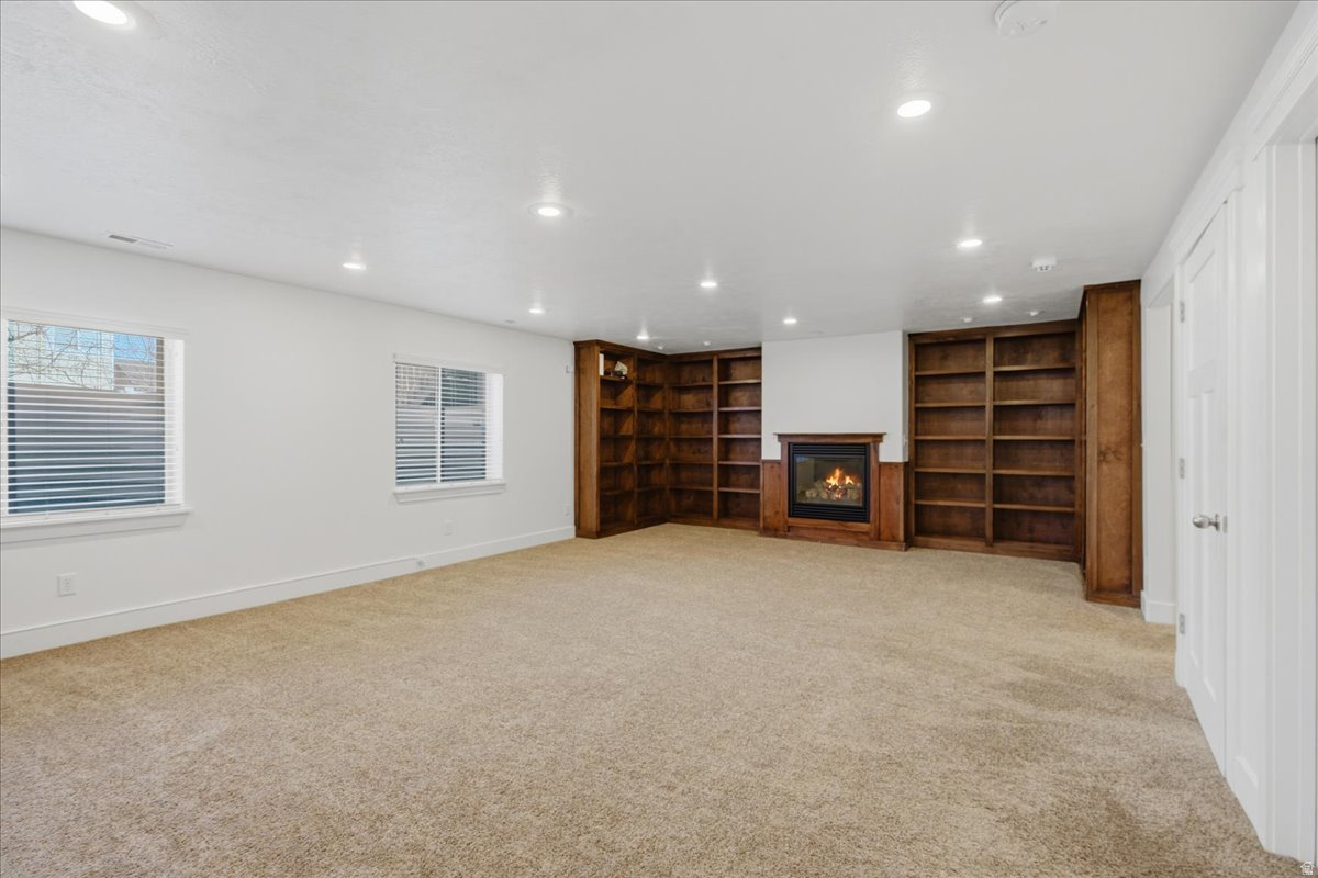 HIGH POINTE - Residential