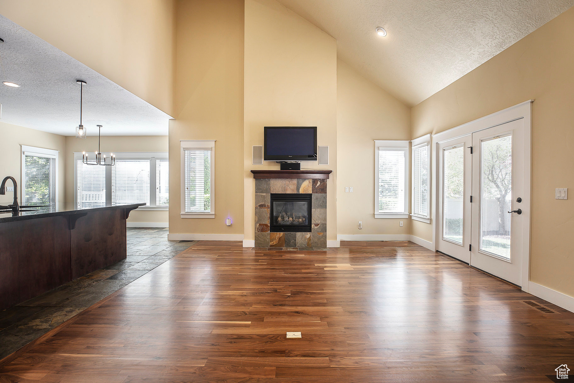 10934 S Coralville Way, South Jordan, Utah image 5