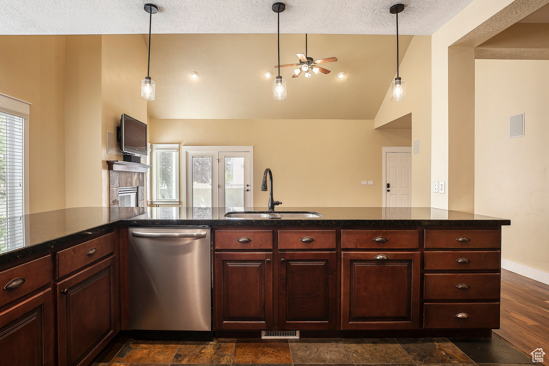 10934 S Coralville Way, South Jordan, Utah image 12