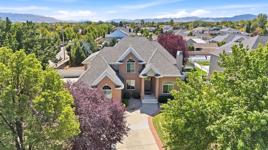 Photo of 2217 W KENSINGTON PARK DR, West Jordan, UT 84088 (MLS # 2185189)