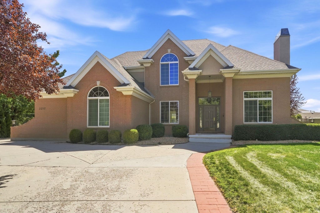 Photo of 2217 W KENSINGTON PARK DR, West Jordan, UT 84088 (MLS # 2185189)