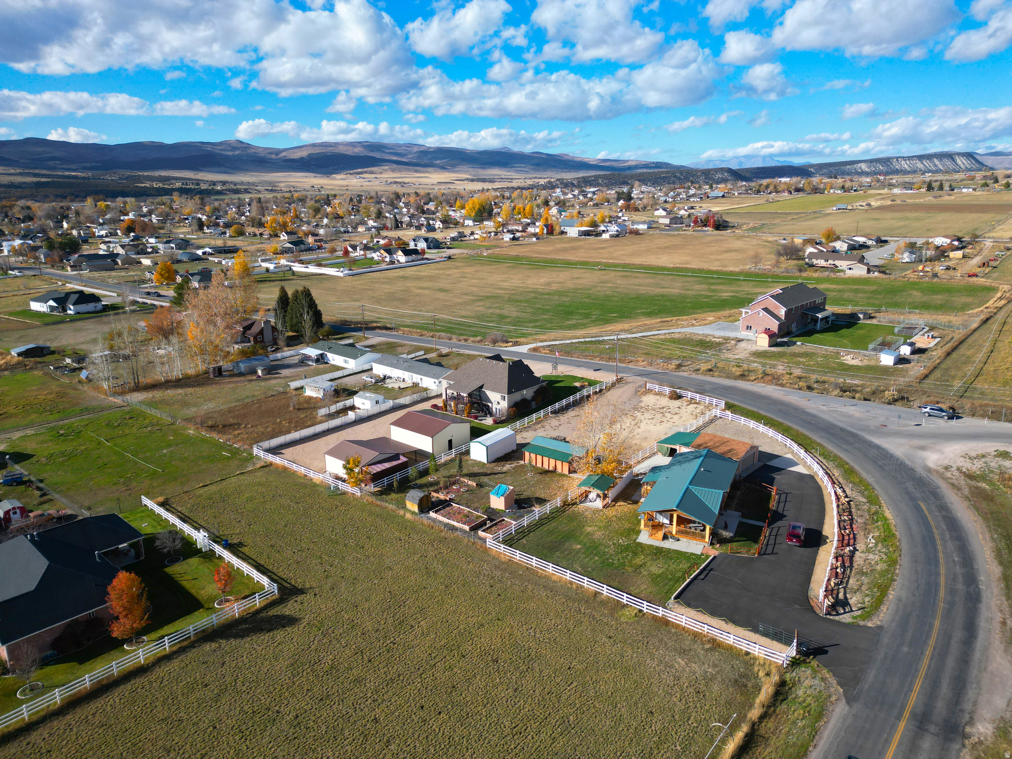 COUNTRY ROAD HAVEN - Land